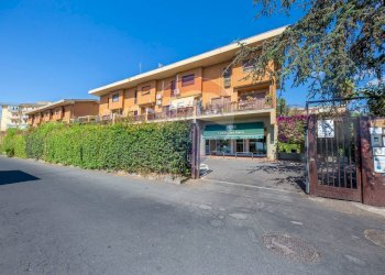 Edificio all\'aperto - Appartamento Piazza Tivoli, Tremestieri Etneo - foto 2