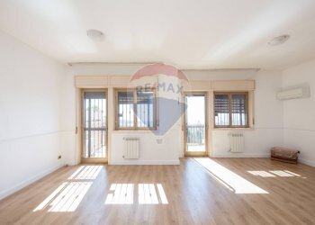 Stanza vuota - Appartamento Piazza Tivoli, Tremestieri Etneo - foto 7