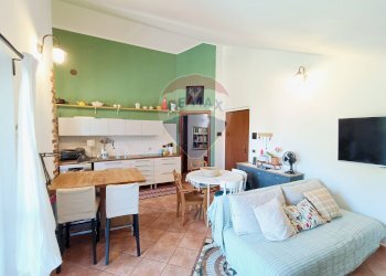 Sala da pranzo - Trilocale Via Leonardo da vinci
 
13, Condove - foto 16