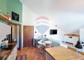 Sala da pranzo - Trilocale Via Leonardo da vinci
 
13, Condove - foto 17