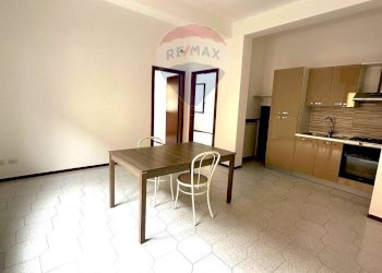 Sala da pranzo - Casa semi indipendente VIA MURCIANO
 
13, Galliate - foto 8