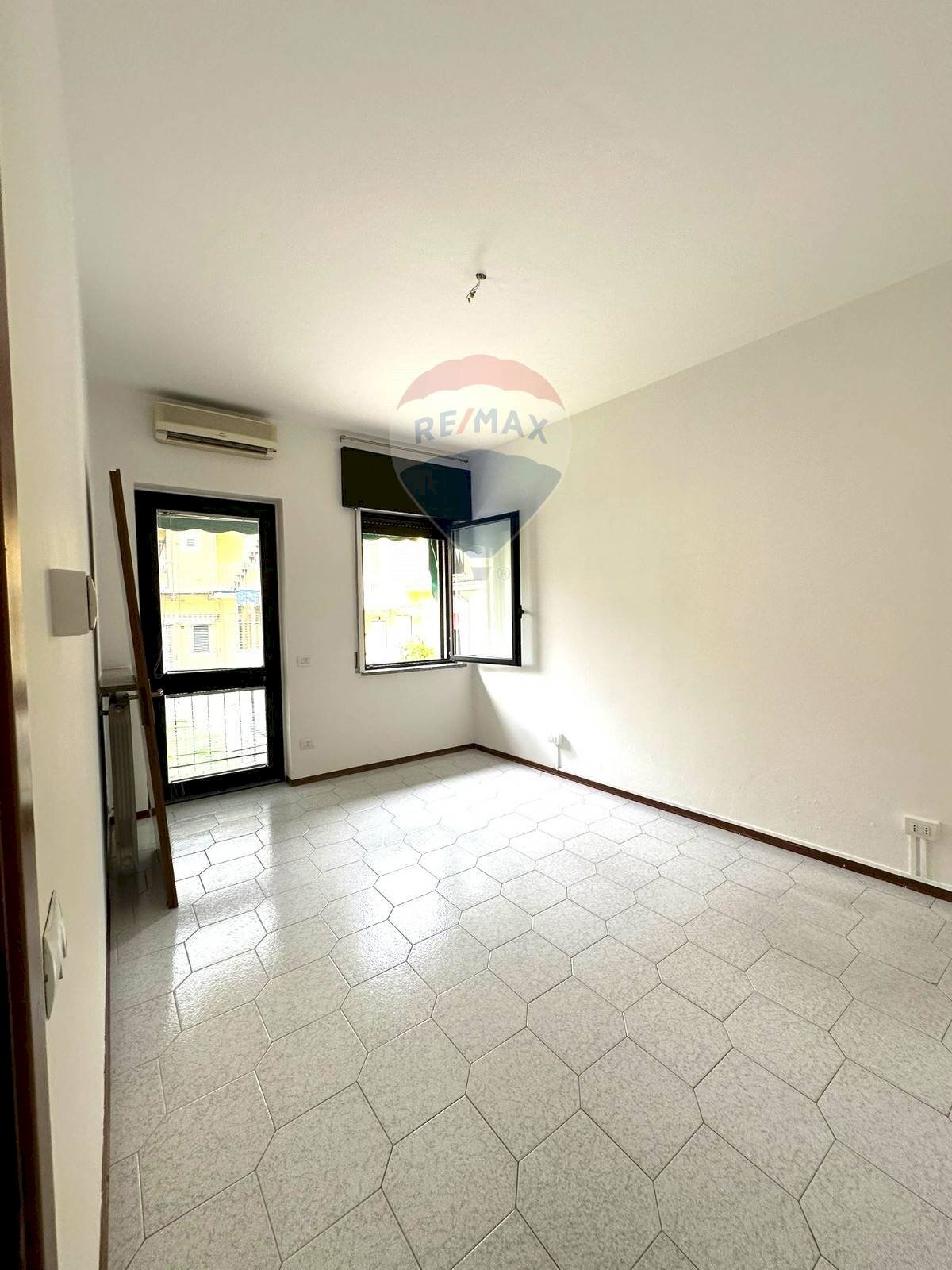Stanza vuota - Trilocale VIA MURCIANO
 
13, Galliate - foto 3