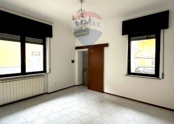 Stanza vuota - Trilocale VIA MURCIANO
 
13, Galliate - foto 4