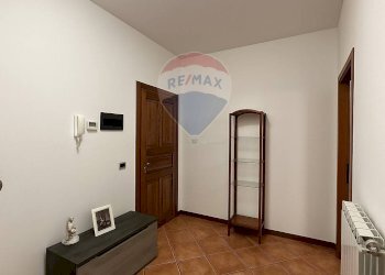 Hall / corridoio - Trilocale VIA MURCIANO
 
13, Galliate - foto 3