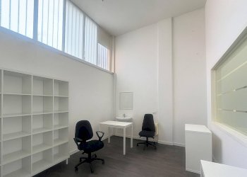 Foto 3 - Locale Commerciale via aldo moro
 
4, Cassano Magnago - foto 3