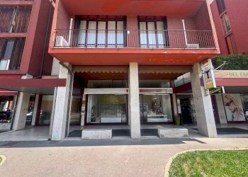 Foto 6 - Locale Commerciale via aldo moro
 
4, Cassano Magnago - foto 6