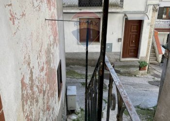 Scale - Casa semi indipendente Via Sant'Antonio
 
9, Colli a Volturno - foto 5