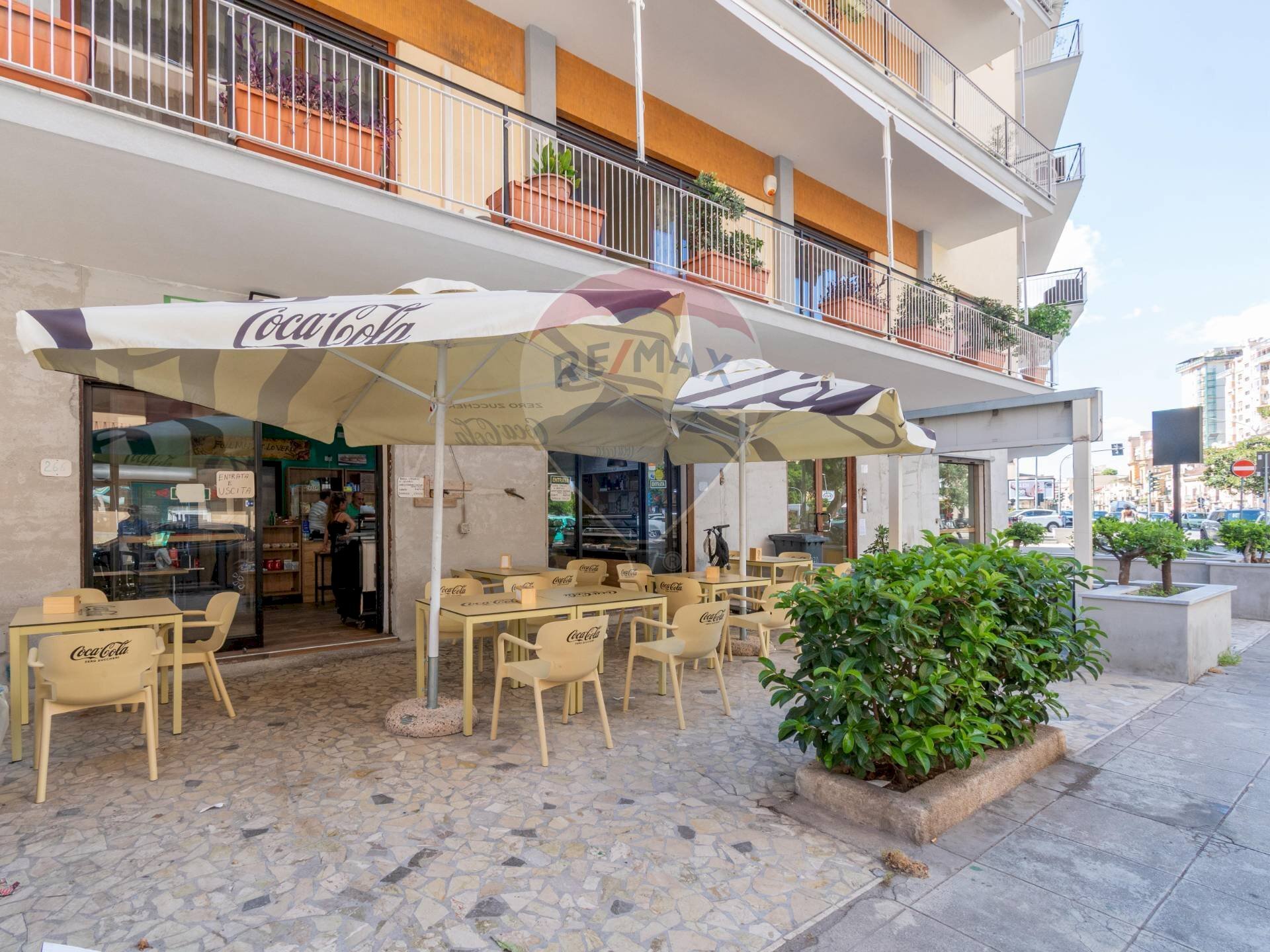 Edificio all\'aperto - Commercial Activity VIA SERRADIFALCO
 
266, Palermo - photo 2