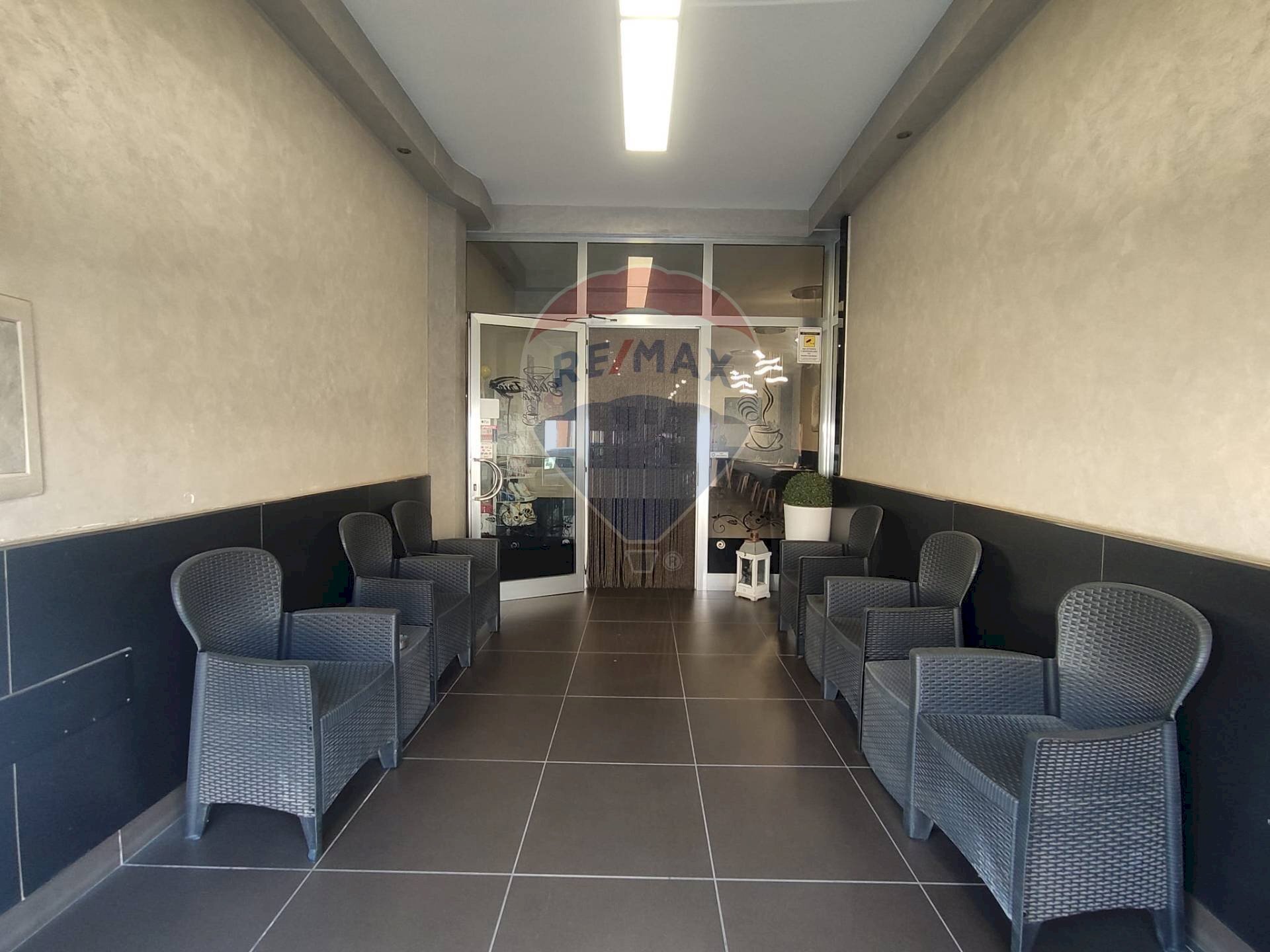 Soggiorno - Cafeteria - Cold Bar Corso Umberto I
 
266, San Pancrazio Salentino - photo 1