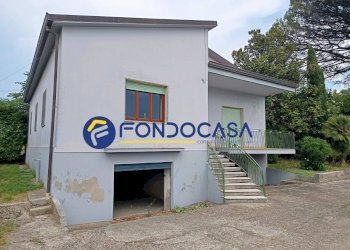 Foto 3 - Villa via calore
 
10, Amorosi - foto 3