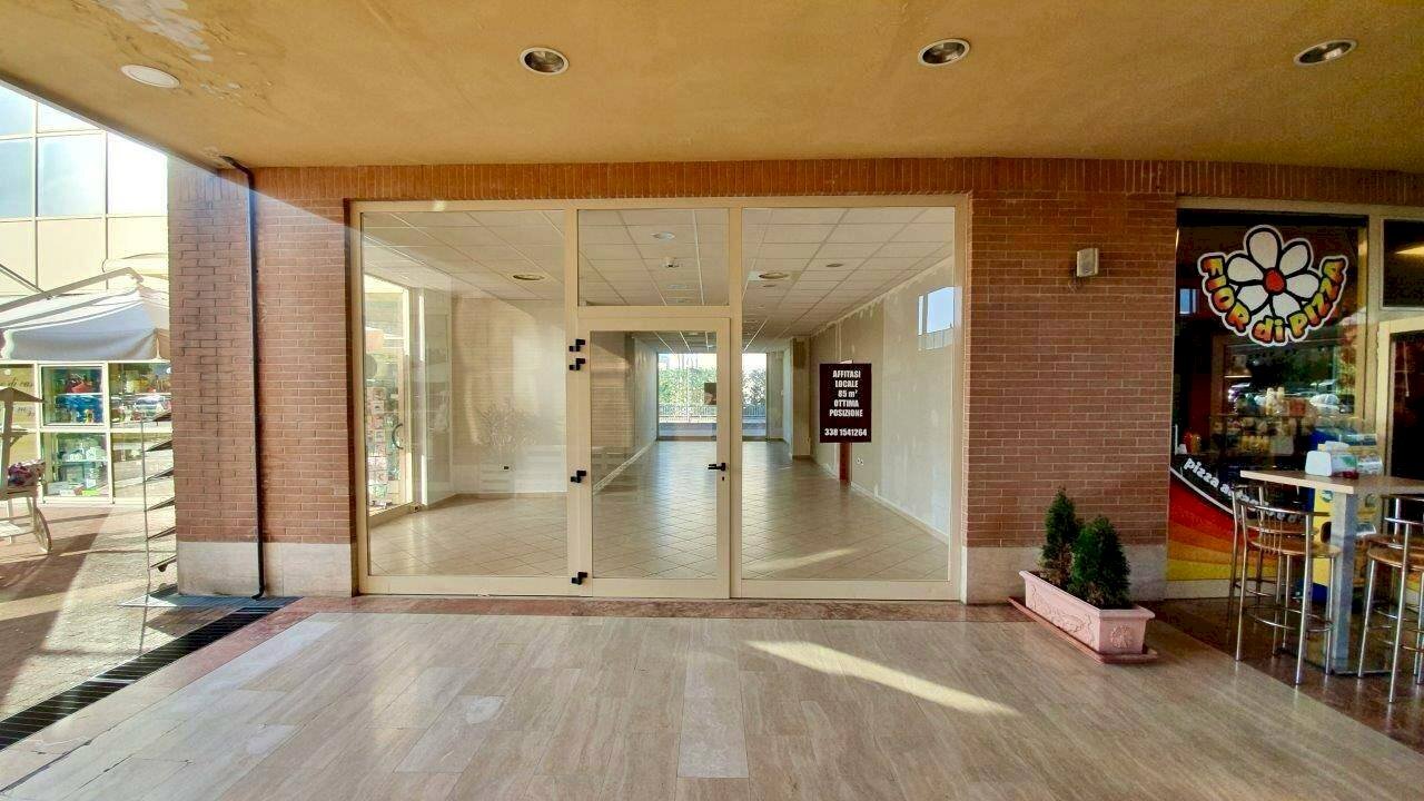 Foto 1 - Locale Commerciale VIA RIGNANO
 
9, Bibbiena - foto 1