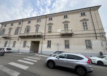 Facciata - Quadrilocale via delle Rosine, 18, Chieri - foto 2