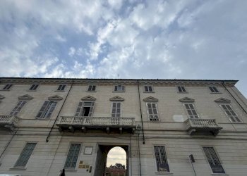 Facciata - Quadrilocale via delle Rosine, 18, Chieri - foto 5