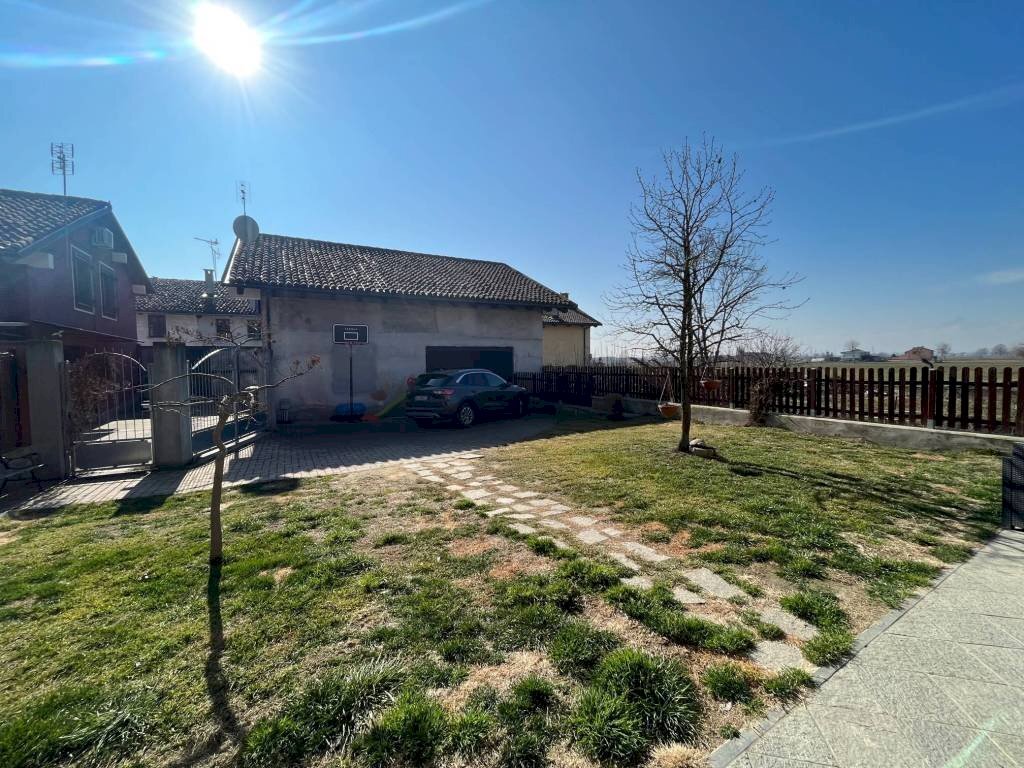 Giardino - Villa vicolo Ritana, 4, Carmagnola - foto 2