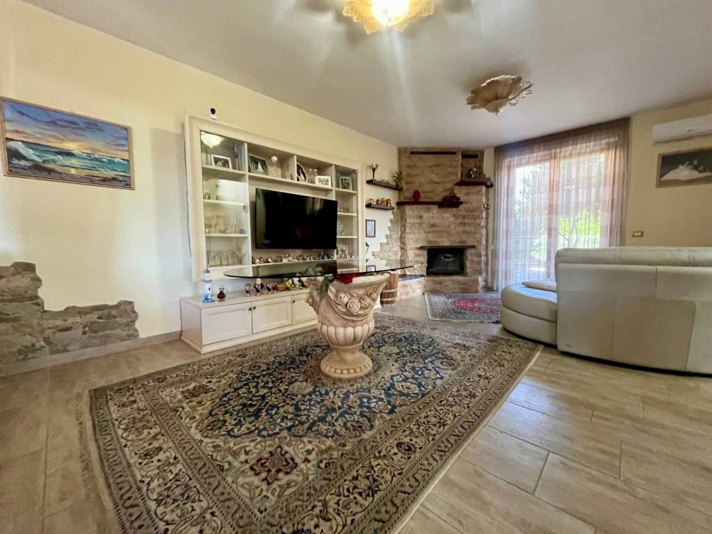 Salone - Villa via Don Antonio Zappino, 77, Carmagnola - foto 2