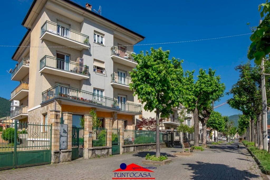 Facciata - Quadrilocale viale Stazione, 28, Dronero - foto 1