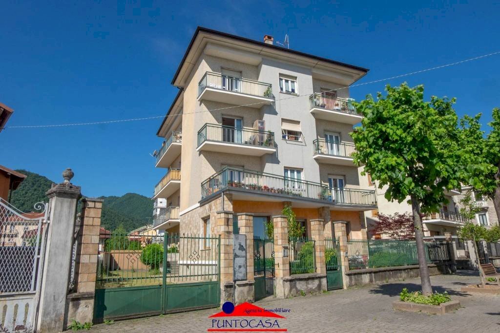 Facciata - Quadrilocale viale Stazione, 28, Dronero - foto 2