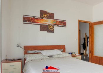 Camera da letto - Quadrilocale viale Stazione, 28, Dronero - foto 17