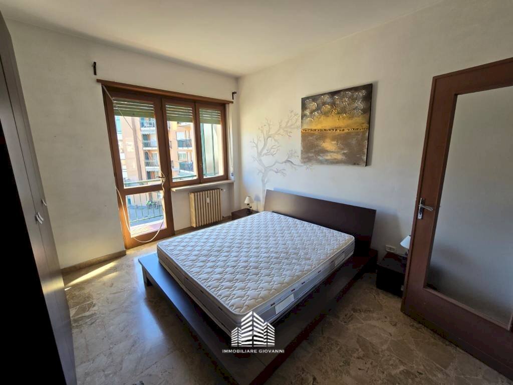 Camera da letto - Three-room apartment via Piave, 37/a, Bra - photo 3
