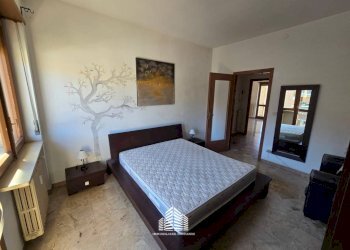 Camera da letto - Three-room apartment via Piave, 37/a, Bra - photo 1