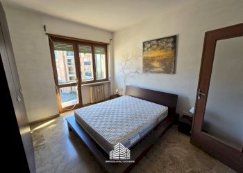 Camera da letto - Three-room apartment via Piave, 37/a, Bra - photo 3