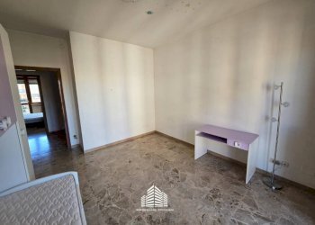 Camera da letto - Three-room apartment via Piave, 37/a, Bra - photo 8