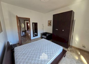 Camera da letto - Trilocale via Piave, 37/a, Bra - foto 9