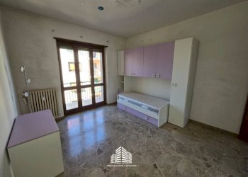 Camera da letto - Three-room apartment via Piave, 37/a, Bra - photo 11