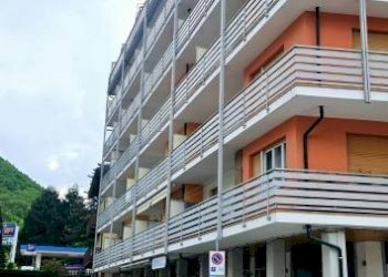 Facciata - Trilocale piazza Vermenagna, 1, Vernante - foto 2