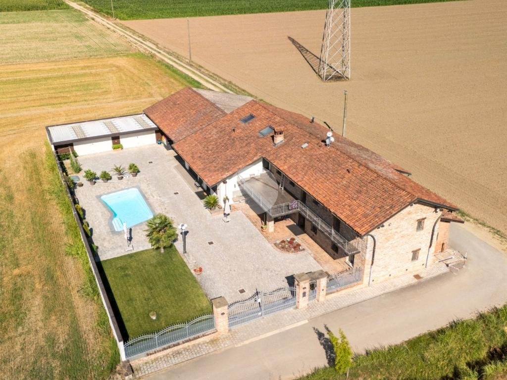 Three-family Villa Localita Motta Gastaldi, Cavallermaggiore - photo 3
