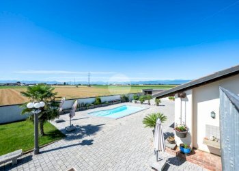 Three-family Villa Localita Motta Gastaldi, Cavallermaggiore - photo 5