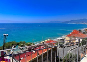 Foto 3 - Quadrilocale via belvedere
 
2, Borgio Verezzi - foto 3