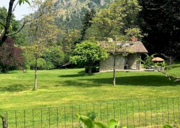 Giardino - Villa VIA RIGHENZUOLO
 
SNC, Songavazzo - foto 5