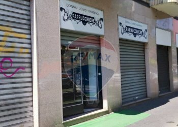 Edificio all\'aperto - Shop Via Faà di Bruno
 
10, Milano - photo 1