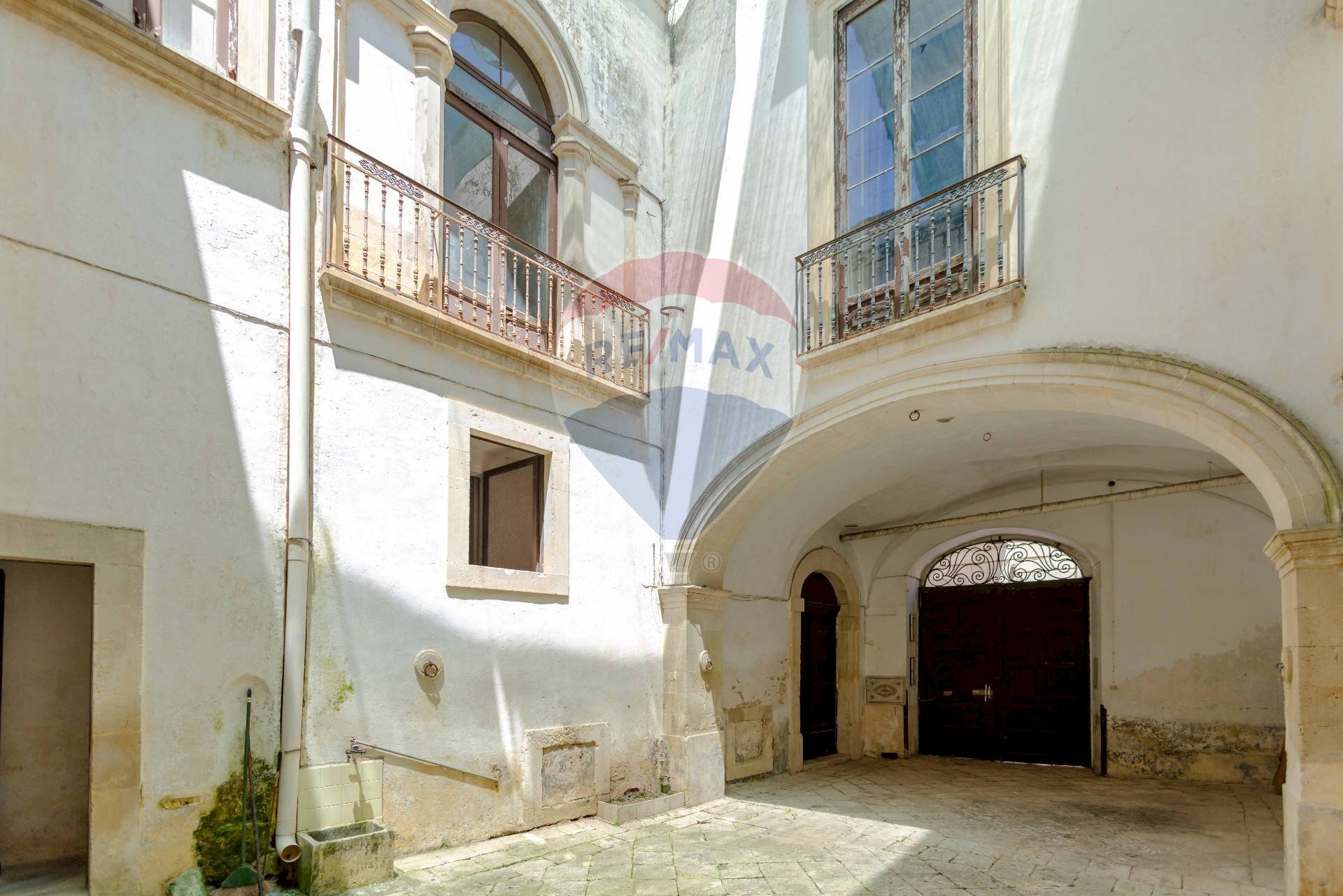 Edificio all\'aperto - Casa indipendente Via Ottavio  Scalfo
 
7 - 9 - 11 - 13, Galatina - foto 2