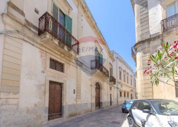 Edificio all\'aperto - Casa indipendente Via Ottavio  Scalfo
 
7 - 9 - 11 - 13, Galatina - foto 1