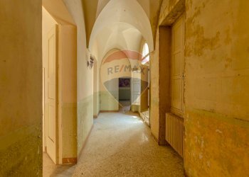 Hall / corridoio - Casa indipendente Via Ottavio  Scalfo
 
7 - 9 - 11 - 13, Galatina - foto 17