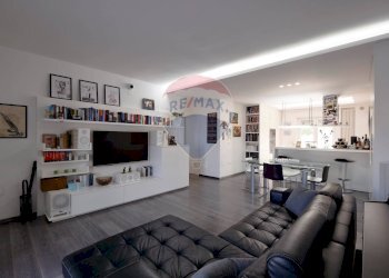 Sala da pranzo - Quadrilocale Via degli Impagliatori
 
14, Giovinazzo - foto 4