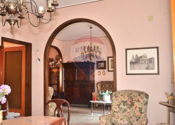 Sala da pranzo - Quadrilocale Via Monti Iblei
 
8, Tremestieri Etneo - foto 9