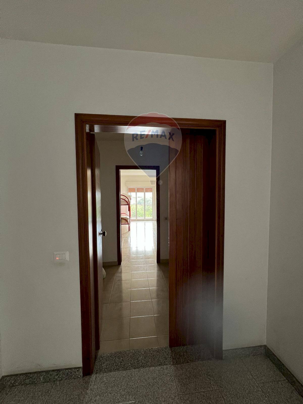 ingresso dal pianerottolo - Trilocale Brolo - foto 3