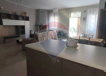 Sala da pranzo - Casa semi indipendente VIA NAZIONALE
 
109, San Michele di Ganzaria - foto 13