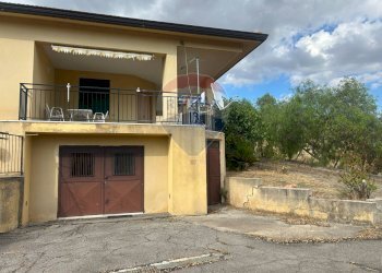 Casa all\'aperto - Villa Contrada Favarella Bassa, Caltanissetta - foto 12