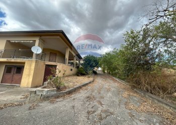 Casa all\'aperto - Villa Contrada Favarella Bassa, Caltanissetta - foto 15
