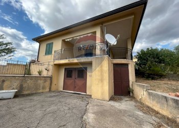 Casa all\'aperto - Villa Contrada Favarella Bassa, Caltanissetta - foto 4