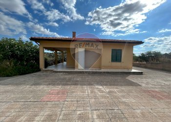 Casa all\'aperto - Villa Contrada Favarella Bassa, Caltanissetta - foto 3