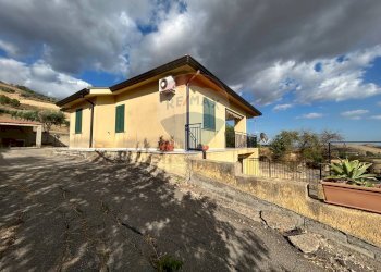 Casa all\'aperto - Villa Contrada Favarella Bassa, Caltanissetta - foto 61