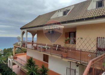 Casa all\'aperto - Trilocale Contrada Sillemi c/o LE TERRAZZE
 
4, Letojanni - foto 1