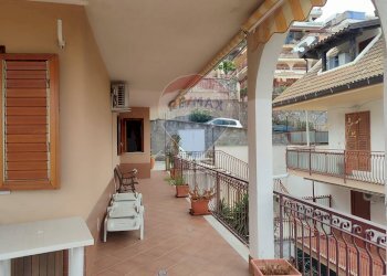 Balcone - Trilocale Contrada Sillemi c/o LE TERRAZZE
 
4, Letojanni - foto 2