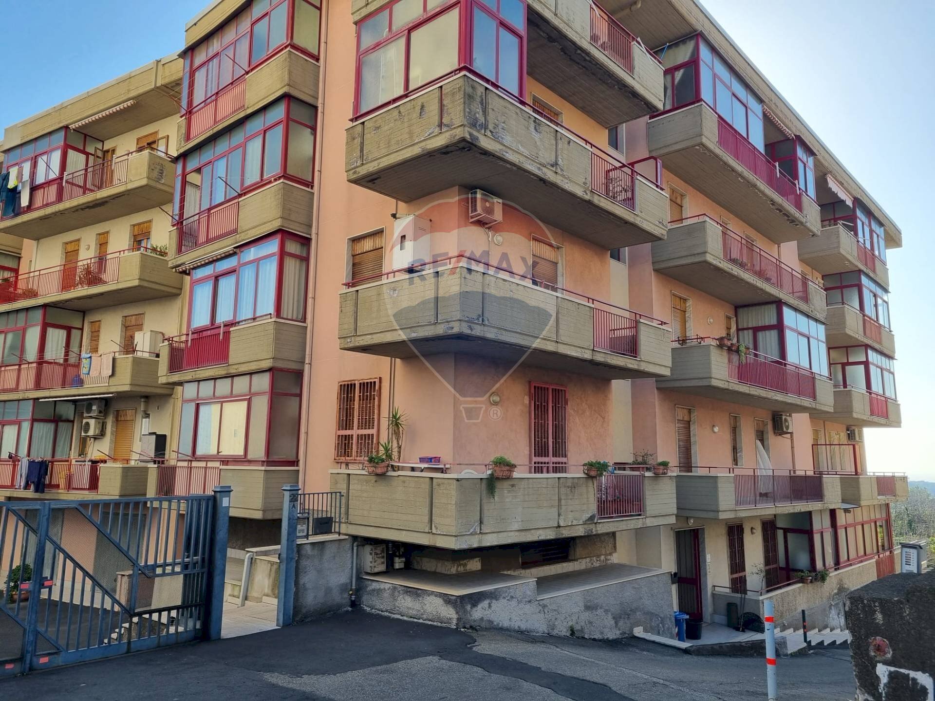 Edificio all\'aperto - Trilocale via rote
 
22, Acireale - foto 1