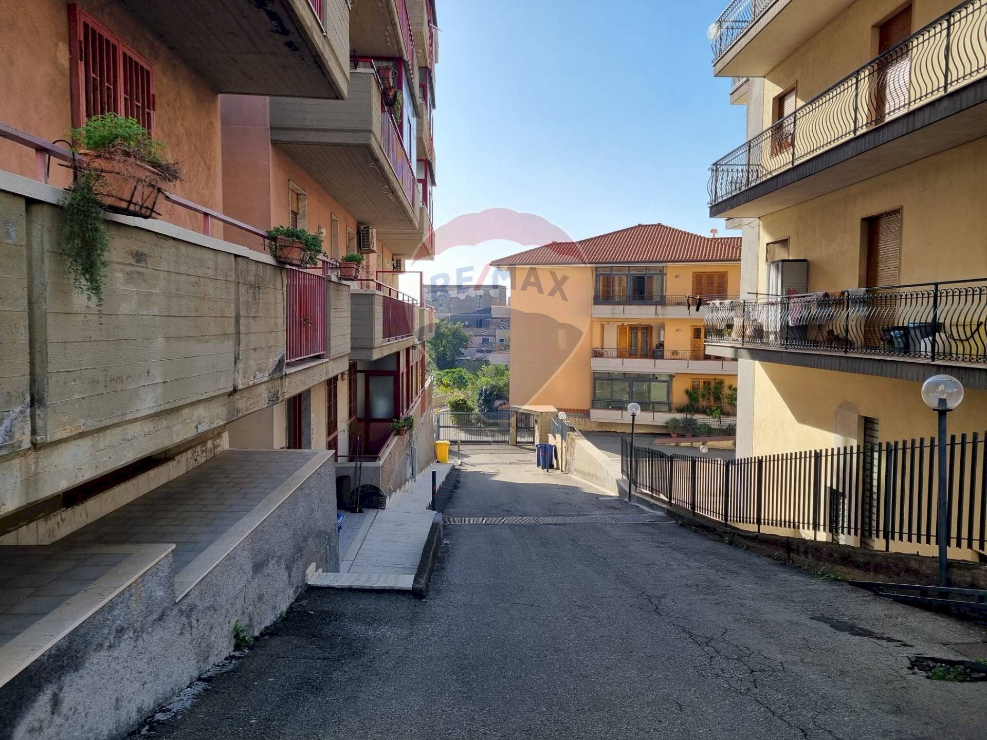 Edificio all\'aperto - Trilocale via rote
22, Acireale - foto 2